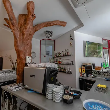 Porta Verzasca Szálloda Gordola